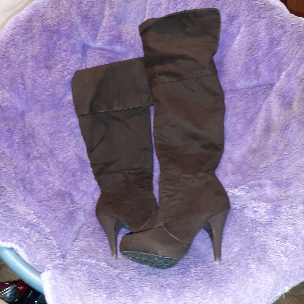 Heels - Picture 6 of 8